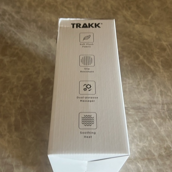 Trakk Shiatsu Foot Back Heating Massager Dual Purpose Vibration Massage NEW - Picture 4 of 4